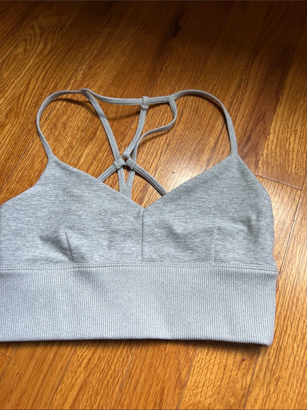 ALO Yoga Strappy Cross-Back Sports Bra in Light Gray